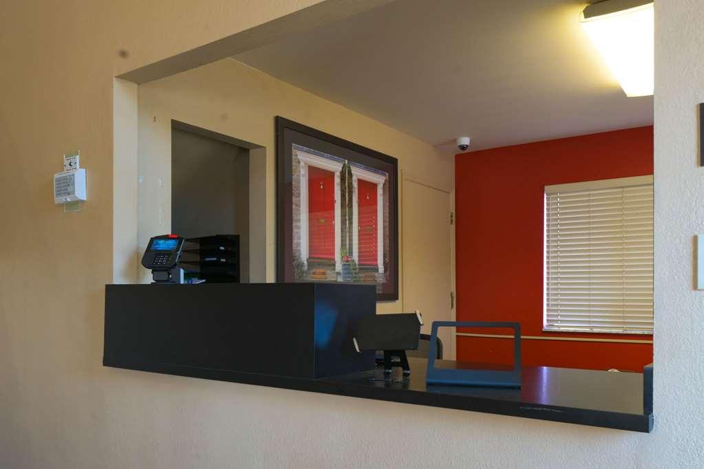 Suburban Studios Louisville East Interior foto